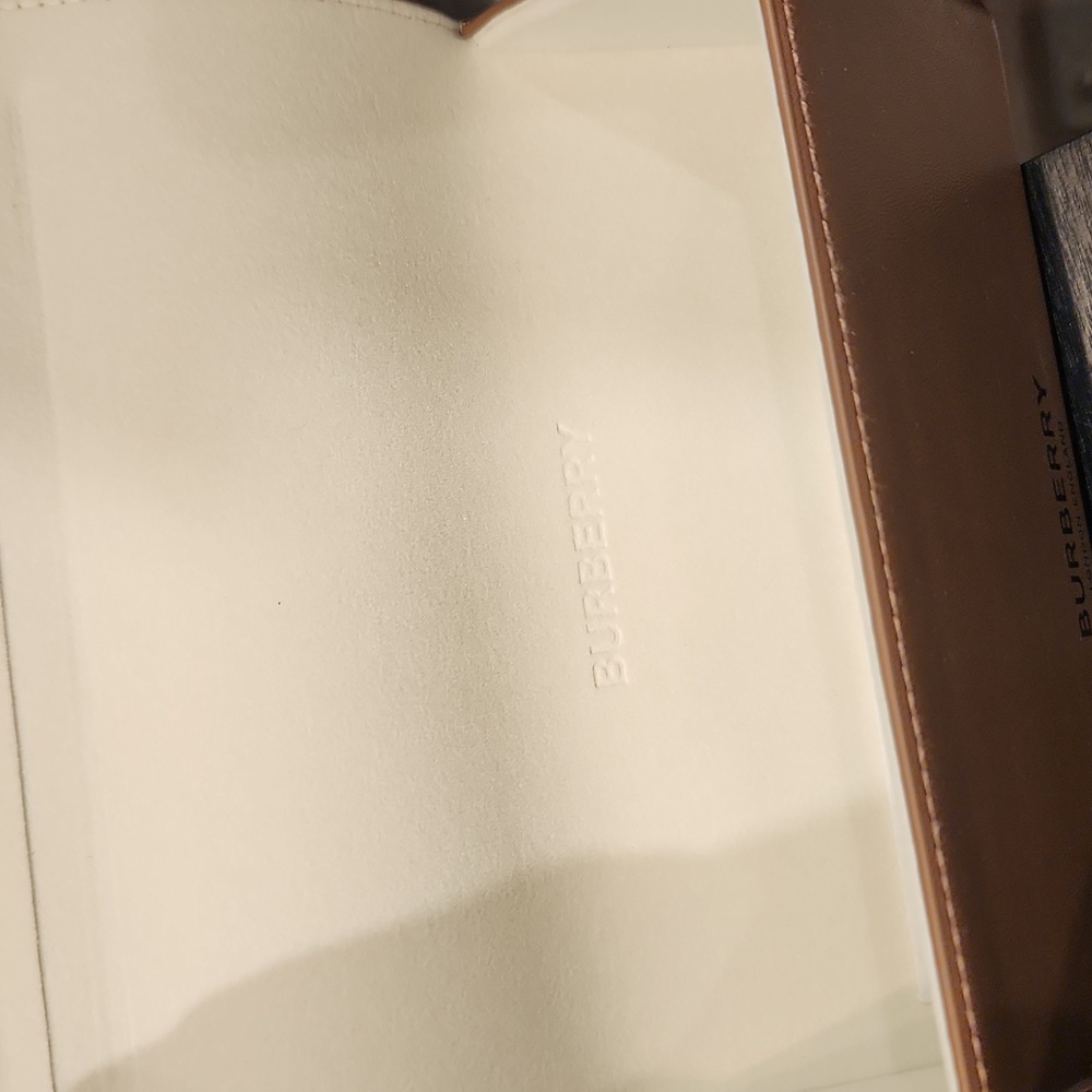 NWT Burberry Metal Man Stylish Gold Aviator Sunglasses w/case & Original Box - Picture 9 of 12